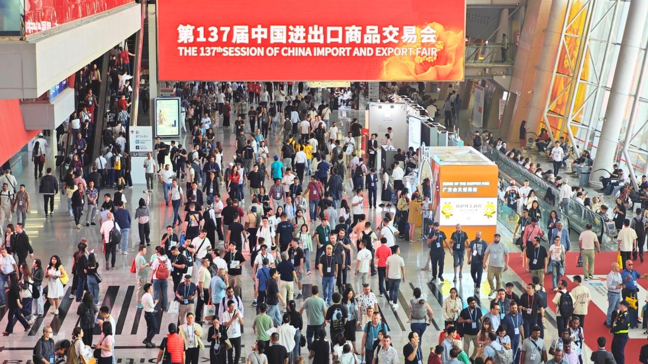 Cultivando la calidad, navegando hacia nuevos horizontes: ¡el exitoso viaje de Jiayue en la Feria de Cantón 2025!